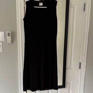 Lasania Black Sleeveless Midi Dress